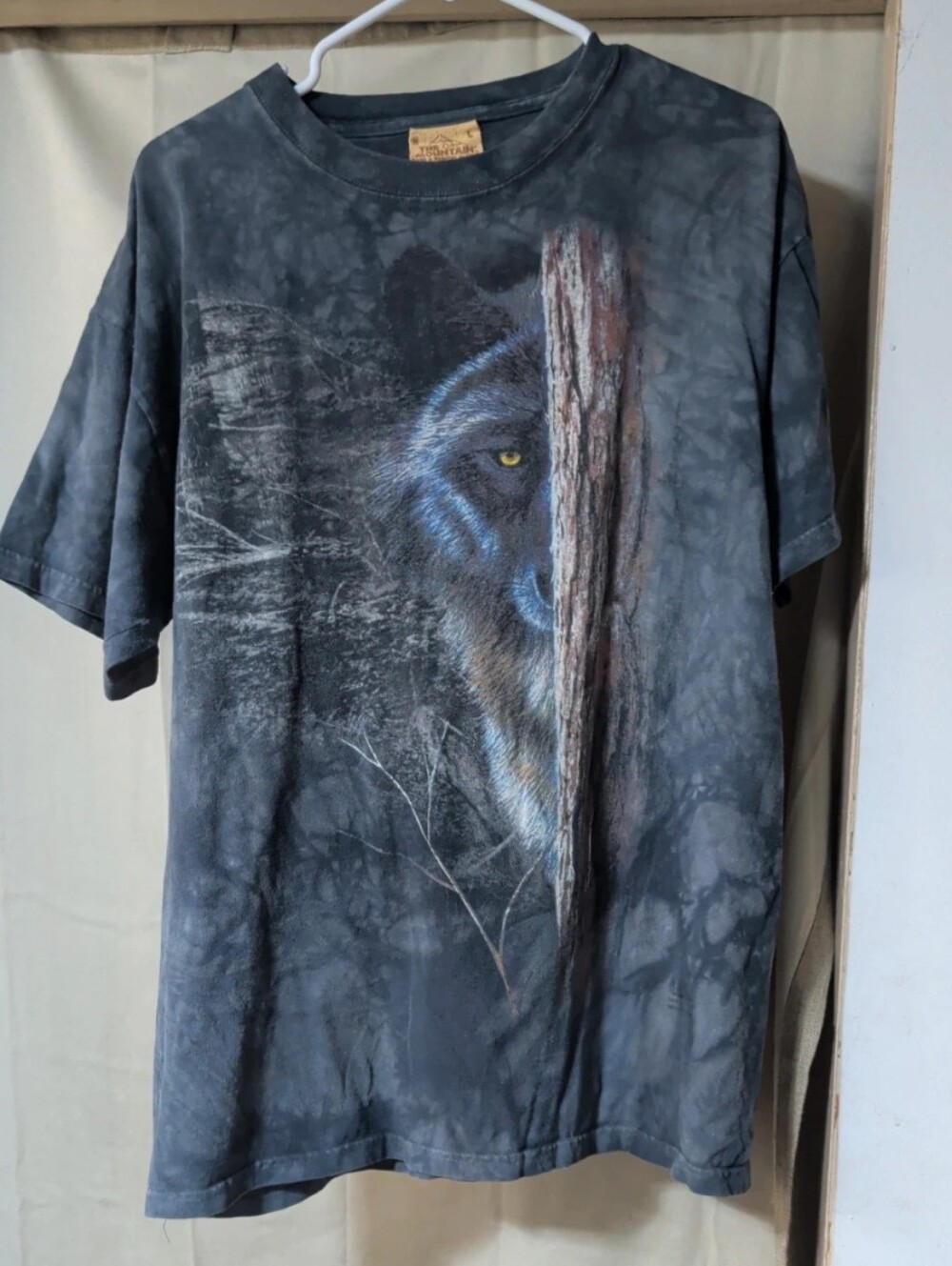 Vintage 90s wolf . Majestic soft tee. Unisex Large
